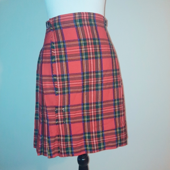 Tartan plaid wrap skirt with pin - Picture 12 of 12